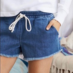 Aerie Distressed Denim Shorts Size Small Blue